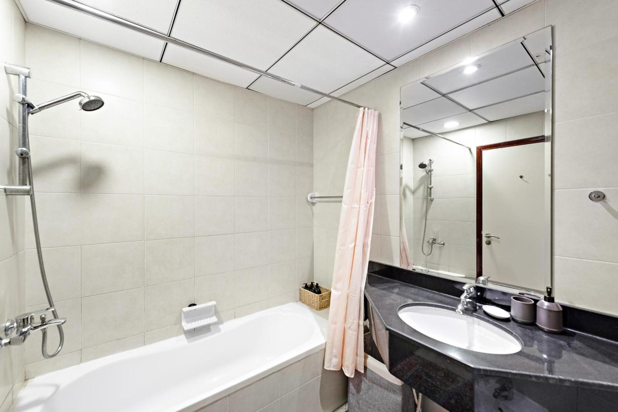 Vayk - Warm And Welcoming 2br In Jlt *